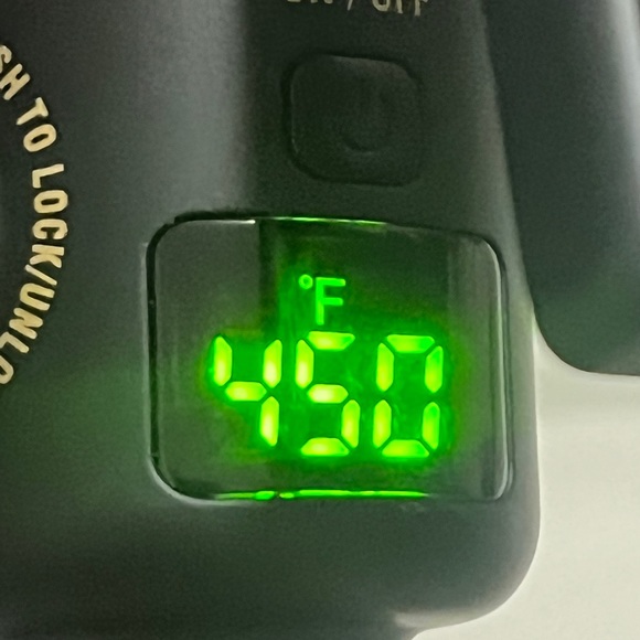 Hot Tools Pro Artist 24K Gold Digital Curling Iron 1.5” - Picture 11 of 13